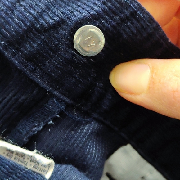 SOLD Vintage Levi’s straight leg corduroy pants - Picture 6 of 7